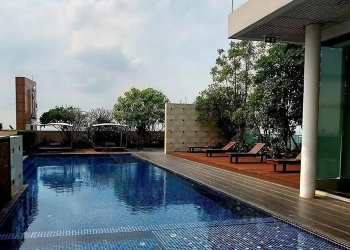 Sukhumvit 65 Swimming Pool Gym Good View High Floor Fast Wifi Bangkok